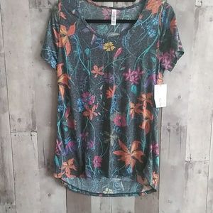 ✔️LuLaRoe Classic T